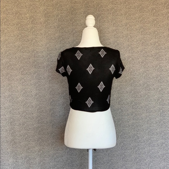 💫✨Black Crop Top with Paisley Print✨💫 - Picture 3 of 3